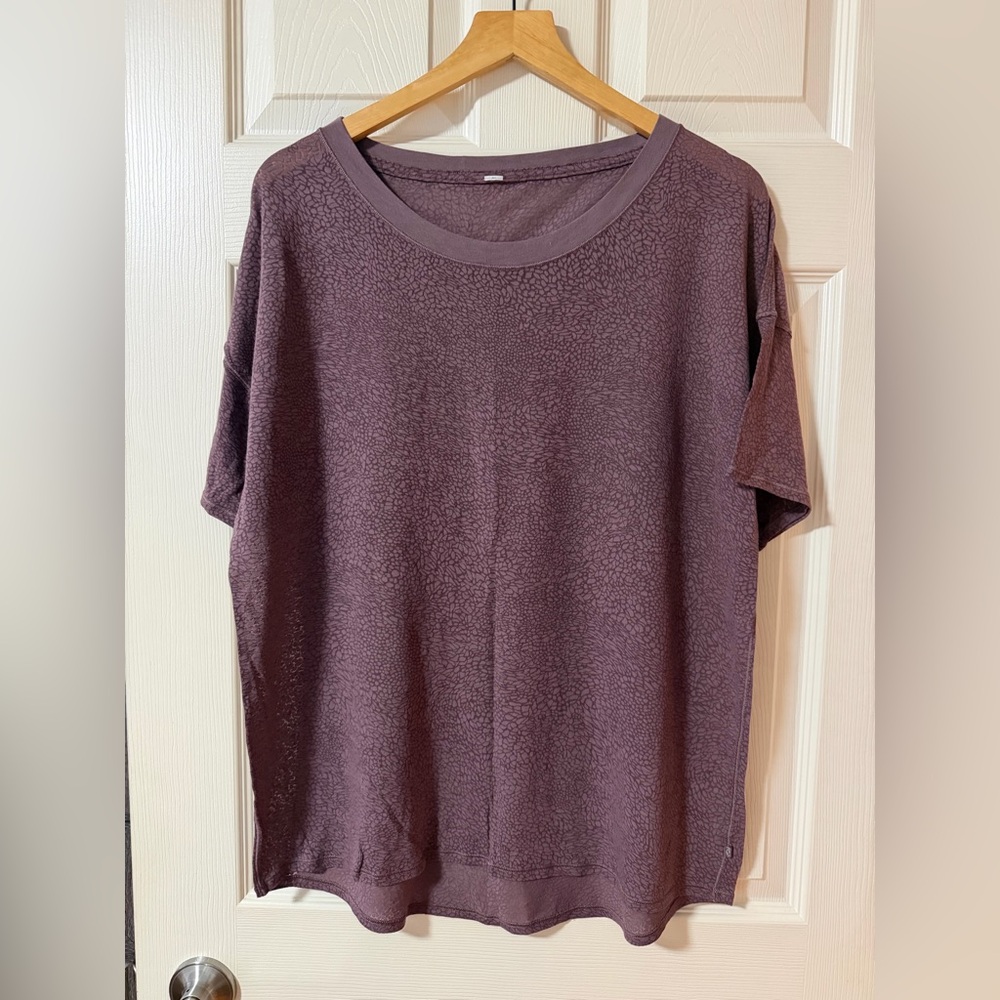 Lululemon tshirt‎